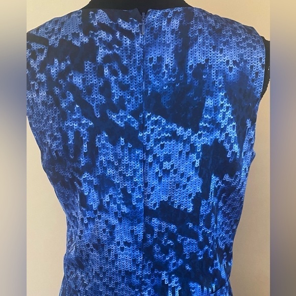 Ann Taylor sleeveless silky dress NWT in cobalt blue and black geo print sz 8 - Picture 3 of 8